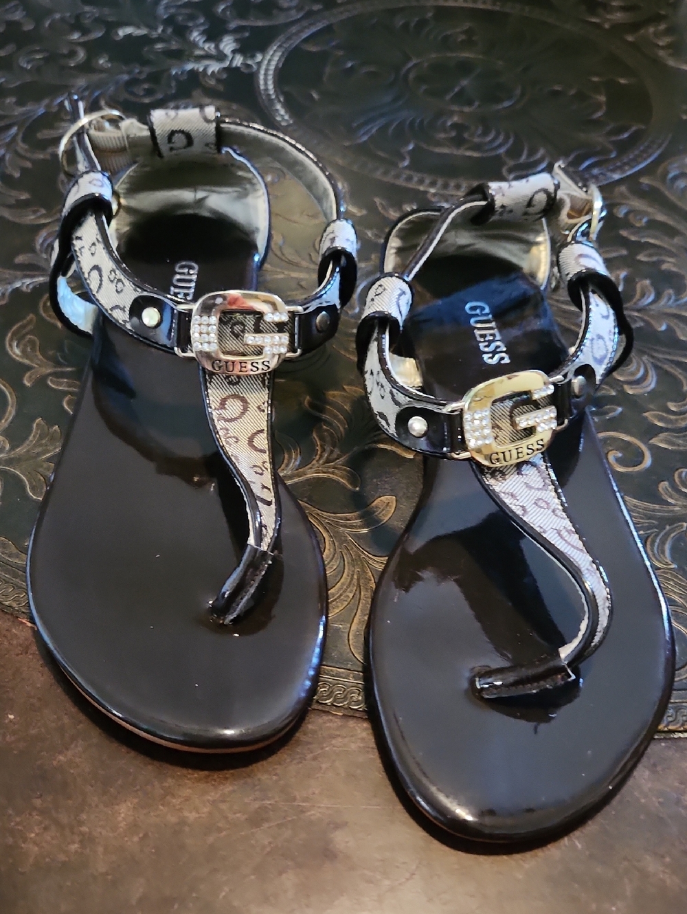 GUESS Black and White Logo T-Strap Sandals with Gold Buckle Sz 5